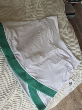 Women’s White & Green Athletic Skort